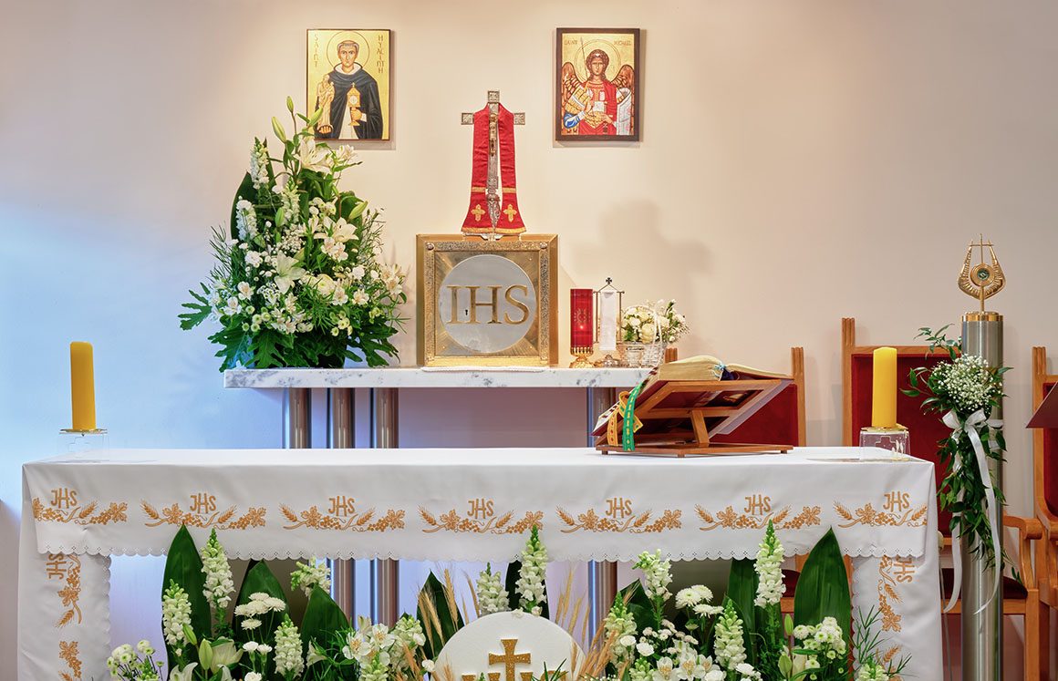 Wnętrze kościoła św. Jacka w Krakowie — ołtarz